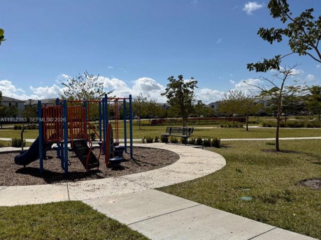 Дом в аренду по адресу 28661 SW 132nd Pl - фото 7431441