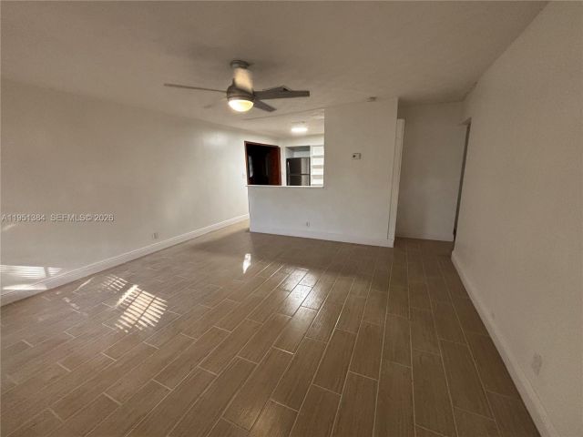 Дом в аренду по адресу 2510 NE 9th Ter - фото 7429696