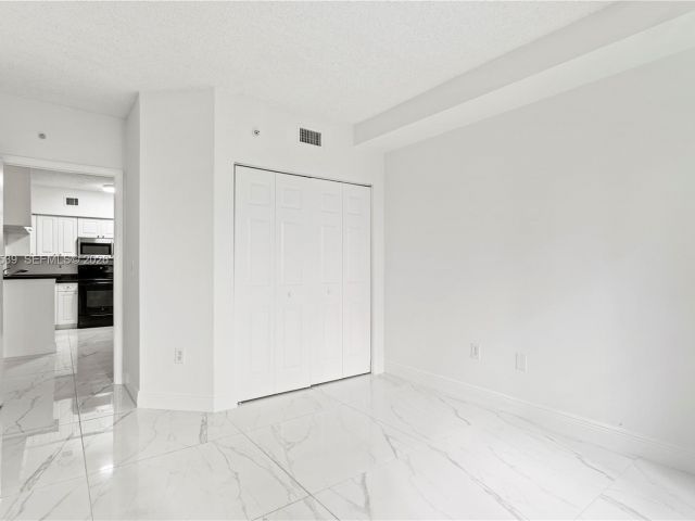 Продажа квартиры #1210 - фото 7283765