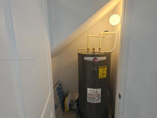 Дом в аренду по адресу 2944 NW 180th St 2944 - фото 7429490