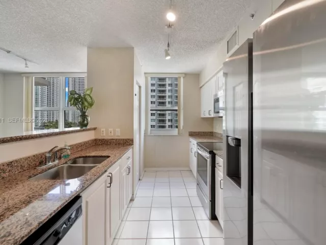 Продажа квартиры #1602 - фото 7263842