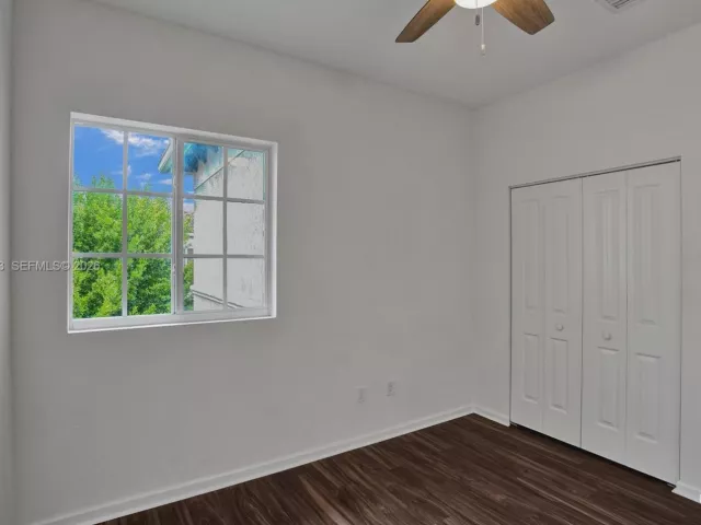 Продажа дома по адресу 358 SE 1st Way - фото 7285065