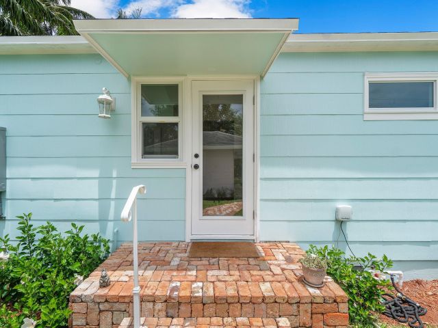 Продажа дома по адресу 816 Avon Road - фото 8494678