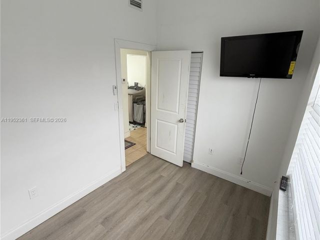 Продажа дома по адресу 12202 SW 216th St - фото 7263088