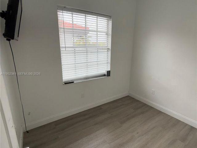 Продажа дома по адресу 12202 SW 216th St - фото 7263090