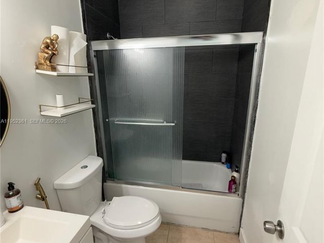 Продажа дома по адресу 12202 SW 216th St - фото 7263093