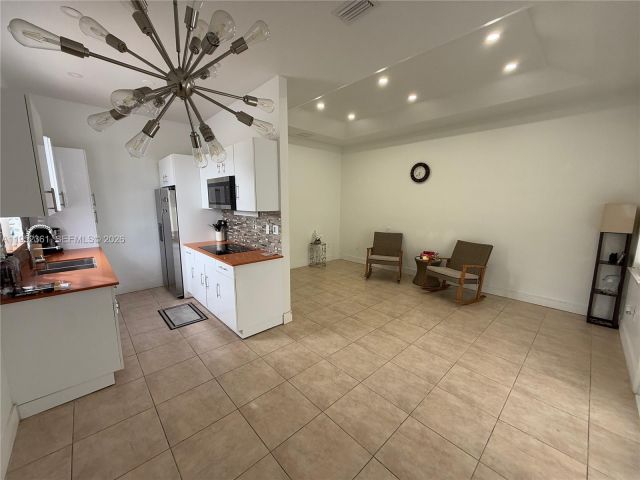 Продажа дома по адресу 12202 SW 216th St - фото 7263100