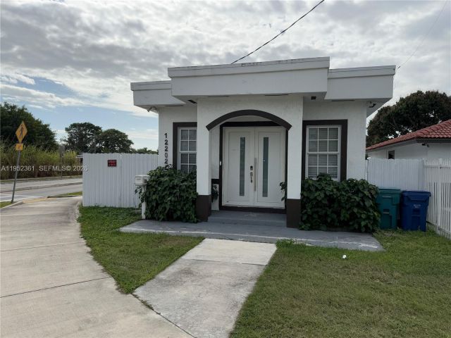 Продажа дома по адресу 12202 SW 216th St - фото 7263104