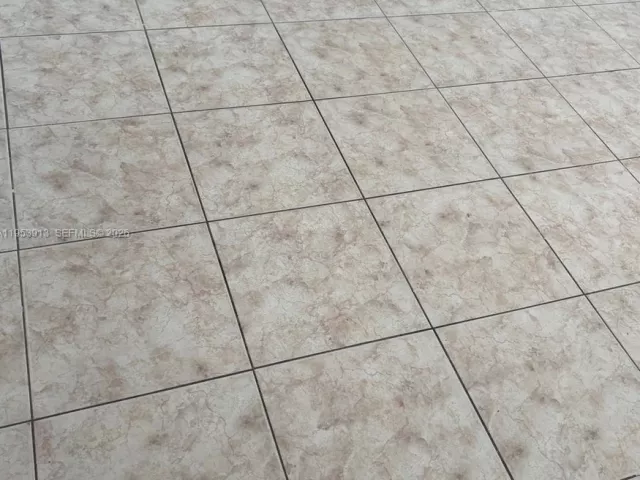 Дом в аренду по адресу 280 NE 48th Ter - фото 7269578