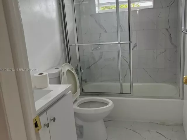 Дом в аренду по адресу 280 NE 48th Ter - фото 7269573