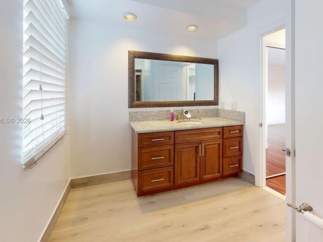 Дом в аренду по адресу 11045 Neptune Dr 11045 - фото 7429689