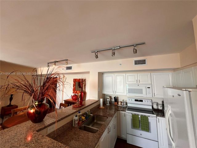 Продажа квартиры #2110 - фото 7332188