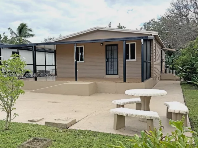 Продажа дома по адресу 2982 NW 95th St - фото 9264433