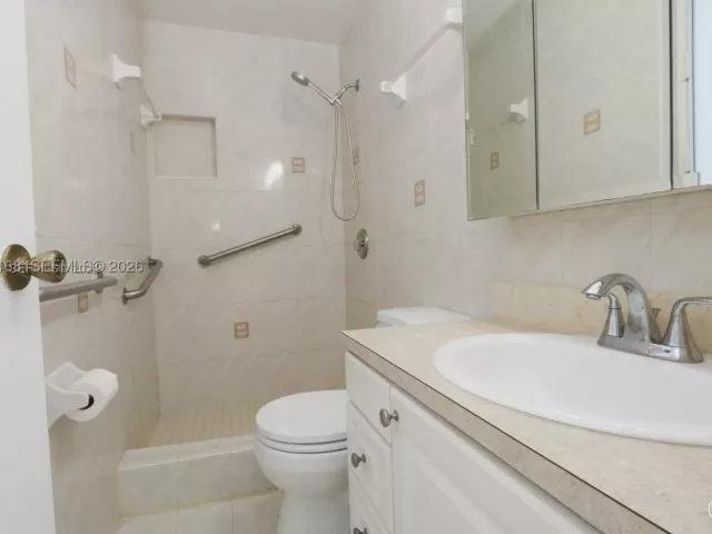 Продажа дома по адресу 2982 NW 95th St - фото 9264453