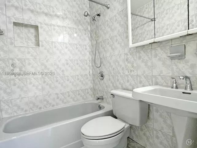 Продажа дома по адресу 2982 NW 95th St - фото 9264457