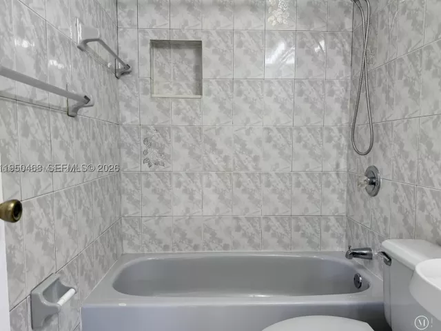 Продажа дома по адресу 2982 NW 95th St - фото 9264458