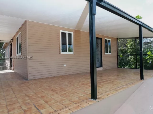 Продажа дома по адресу 2982 NW 95th St - фото 9264460