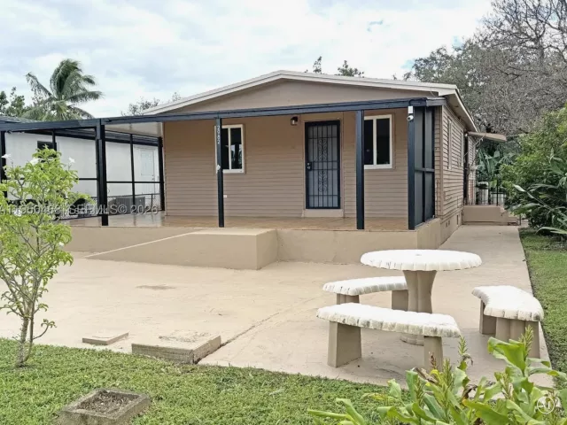 Продажа дома по адресу 2982 NW 95th St - фото 9264463
