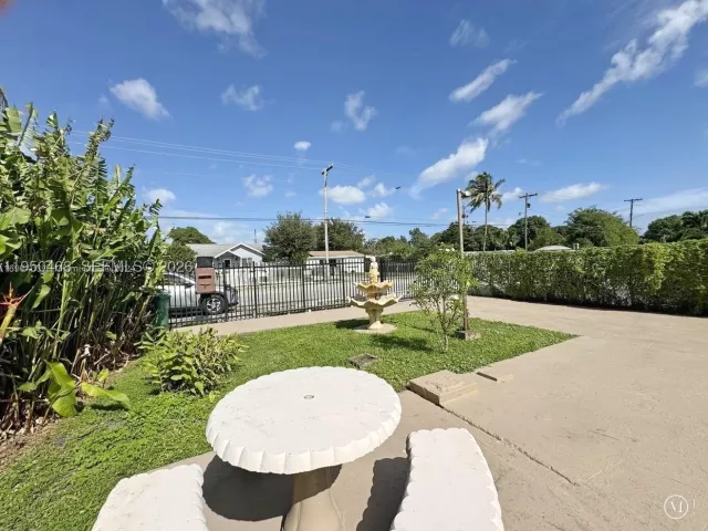 Продажа дома по адресу 2982 NW 95th St - фото 9264435