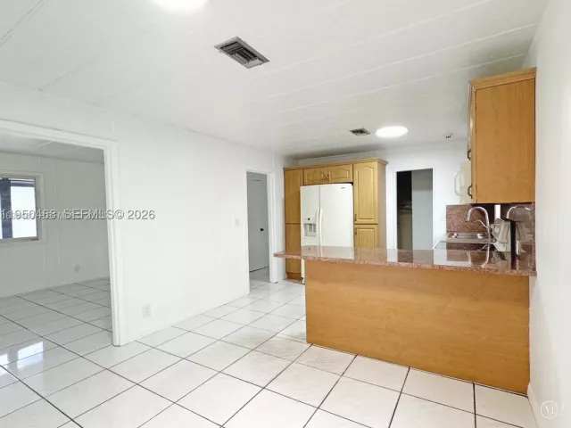 Продажа дома по адресу 2982 NW 95th St - фото 9264440