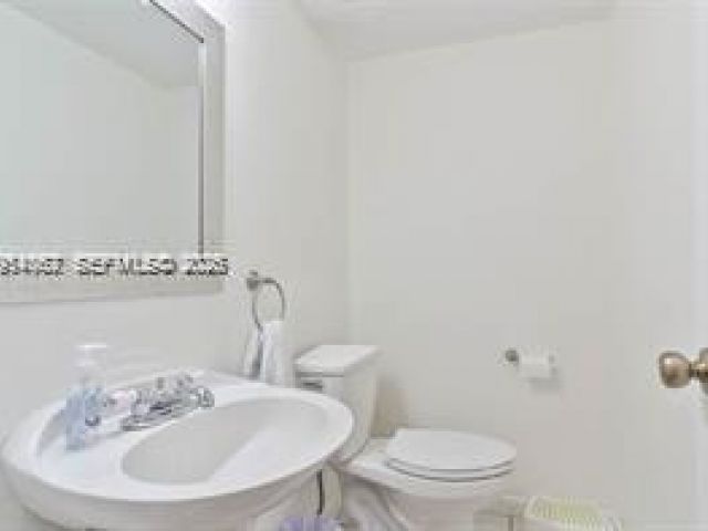 Дом в аренду по адресу 12152 SW 49th Ct - фото 7430446