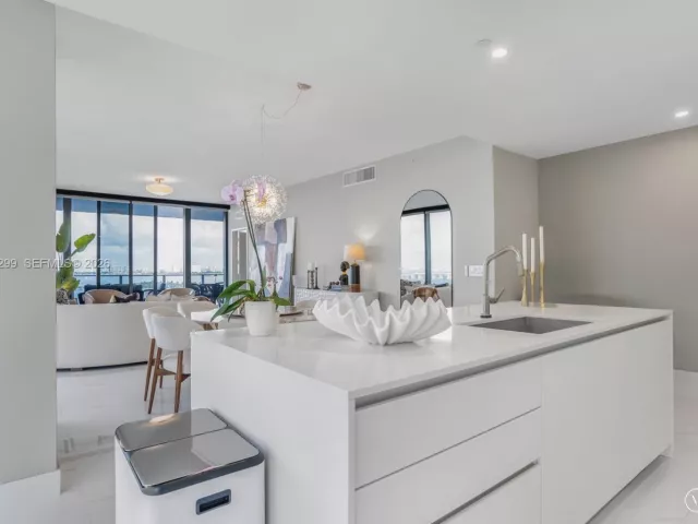 Продажа квартиры #901 - фото 7270657