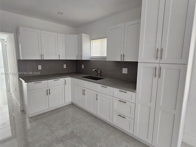 Дом в аренду по адресу 2488 SW 6th Ct 0 - фото 7431666