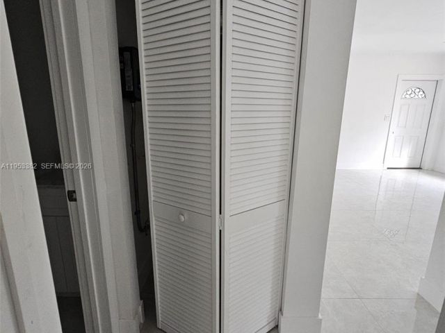 Дом в аренду по адресу 2488 SW 6th Ct 0 - фото 7431675