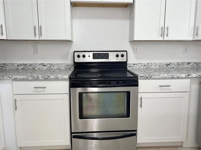 Дом в аренду по адресу 13990 SW 260 th st 13990 - фото 7431812