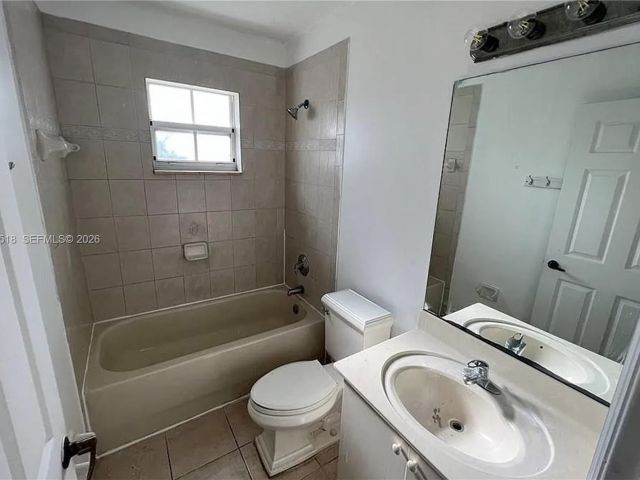 Дом в аренду по адресу 13990 SW 260 th st 13990 - фото 7431827