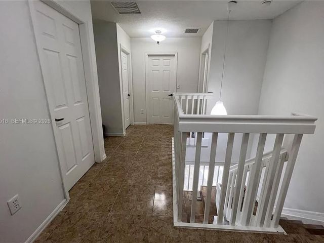 Дом в аренду по адресу 13990 SW 260 th st 13990 - фото 7431831