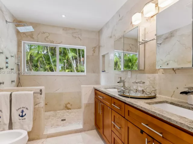 Дом в аренду по адресу 13801 S Biscayne River Rd 13801 - фото 7267536