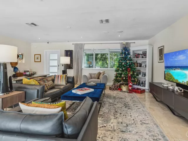 Дом в аренду по адресу 13801 S Biscayne River Rd 13801 - фото 7267543