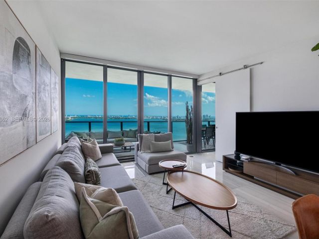 Продажа квартиры #3605 - фото 7267830