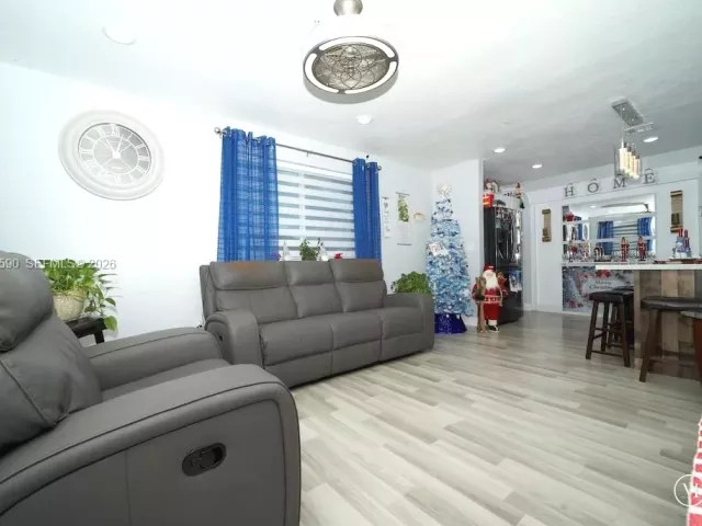 Продажа дома по адресу 10910 SW 217th Ter - фото 7267443