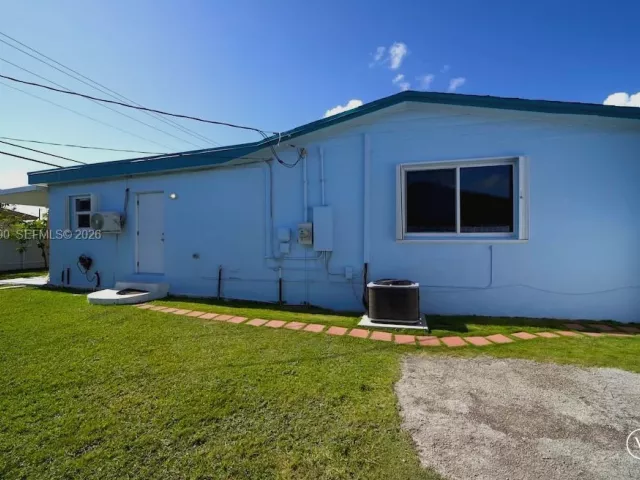 Продажа дома по адресу 10910 SW 217th Ter - фото 7267430