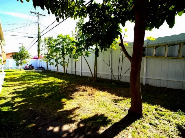 Продажа дома по адресу 10910 SW 217th Ter - фото 7267431