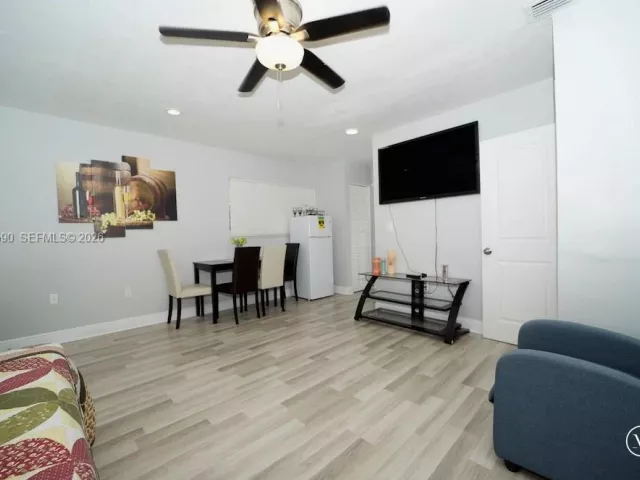 Продажа дома по адресу 10910 SW 217th Ter - фото 7267434