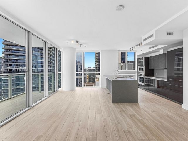 Продажа квартиры #3909 - фото 7283853