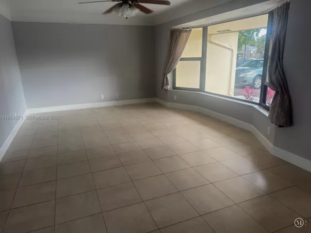 Продажа дома по адресу 1109 SE 10th St - фото 7299701