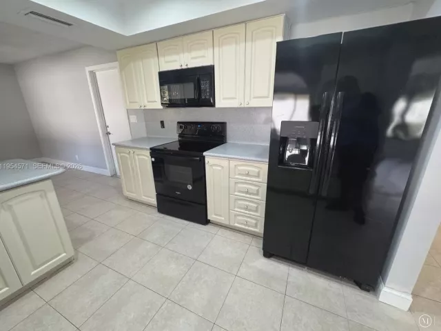 Продажа дома по адресу 1109 SE 10th St - фото 7299692