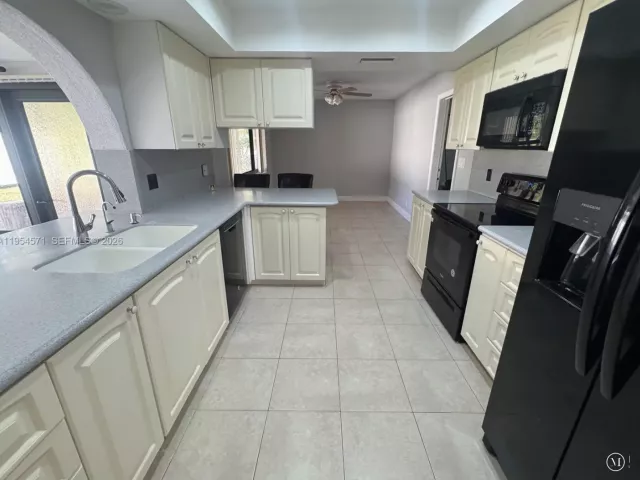Продажа дома по адресу 1109 SE 10th St - фото 7299694