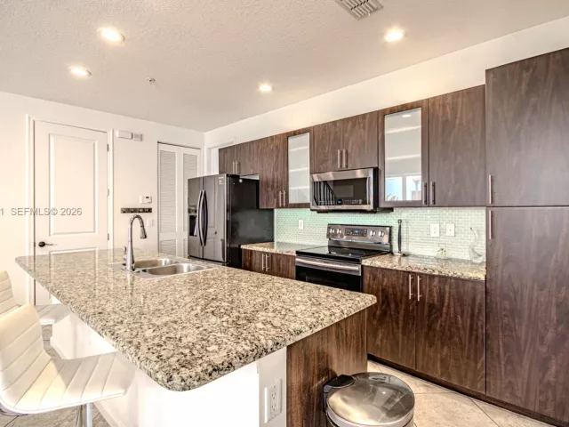 Продажа дома по адресу 1430 NW 48th Drive 1430 - фото 7273748