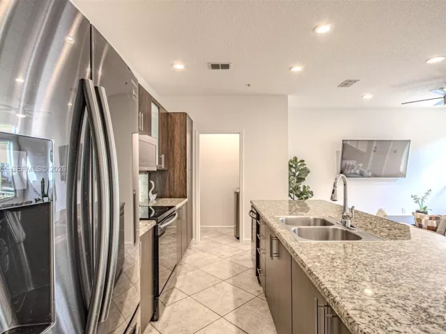 Продажа дома по адресу 1430 NW 48th Drive 1430 - фото 7273751