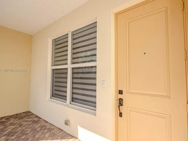 Продажа дома по адресу 1430 NW 48th Drive 1430 - фото 7273764