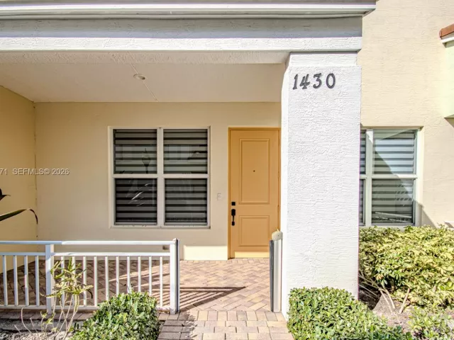 Продажа дома по адресу 1430 NW 48th Drive 1430 - фото 7273766