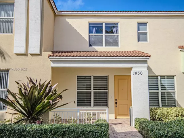 Продажа дома по адресу 1430 NW 48th Drive 1430 - фото 7273767