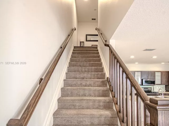 Продажа дома по адресу 1430 NW 48th Drive 1430 - фото 7273734