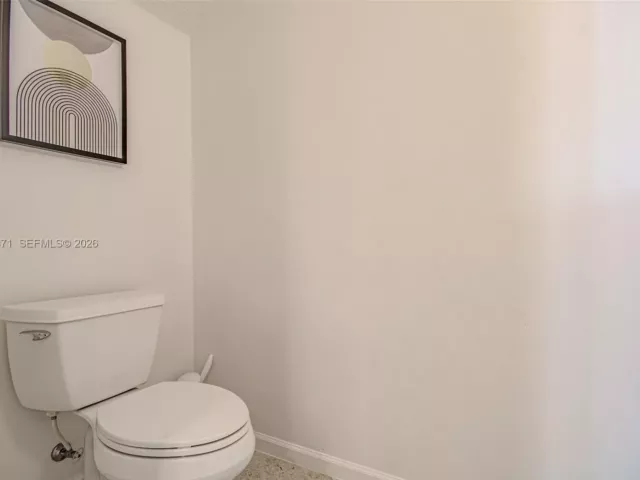 Продажа дома по адресу 1430 NW 48th Drive 1430 - фото 7273743