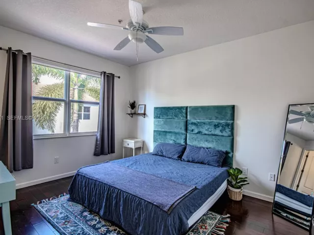 Продажа дома по адресу 1430 NW 48th Drive 1430 - фото 7273730